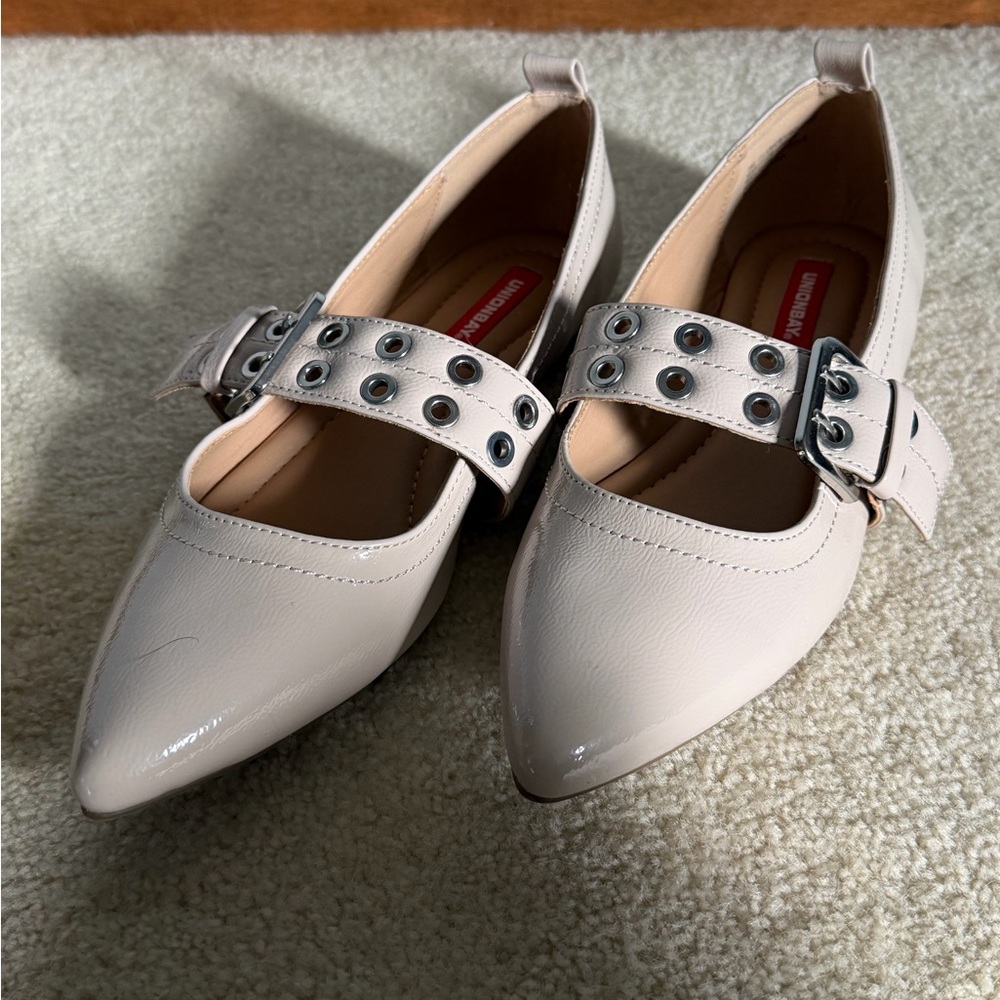 Women's Beige Buckle Strap Shoes